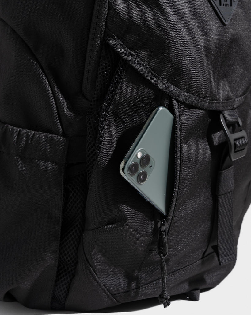 (R)evolution™ Transit Pack – 25L Sustainable Backpack