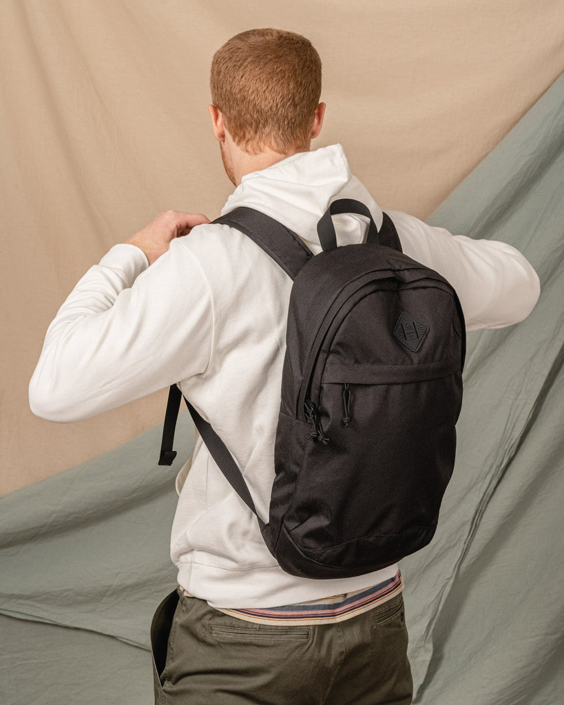 15L Commuter Backpack – Recycled, Water-Resistant & Vegan