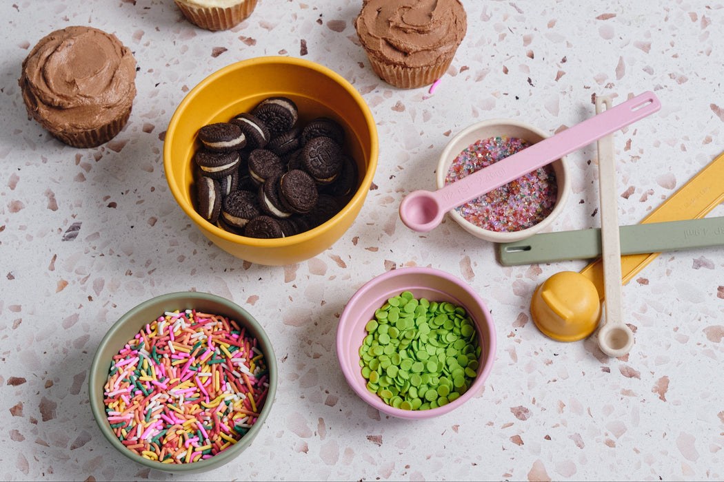 Baking Accessories – Measuring Duo & Lids Bundle