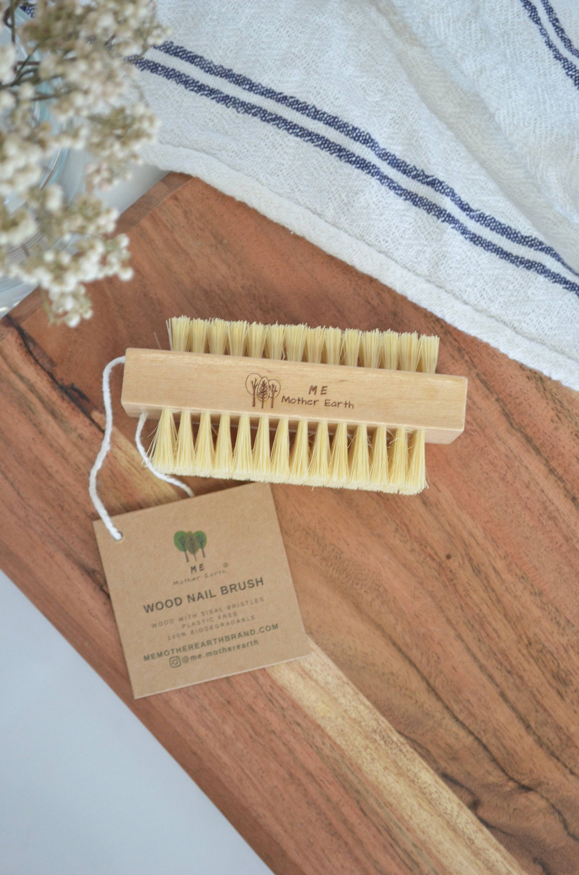 Me Mother Earth - Eco-Friendly Vegan Wood Nail Brush