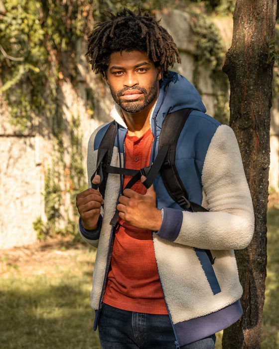 (R)evolution™ Transit Pack – 25L Sustainable Backpack