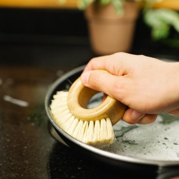 Bamboo Round Brush Scrubber – Eco-Friendly Dish, Pot & Pan Cleaning Brush with Natural Sisal Bristles