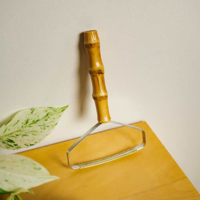 Bamboo Lint Remover | Reusable Eco-Friendly Lint Roller | Sustainable Clothing & Upholstery Cleaner
