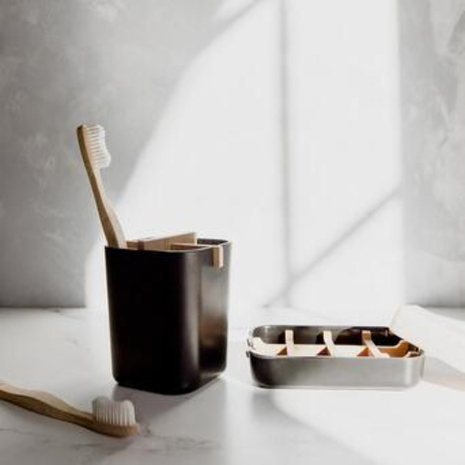 Brush Holder &amp; Soap Dish Bundle – Bamboo Fiber &amp; Cornstarch | Plastic-Free Bathroom Set in White or Black