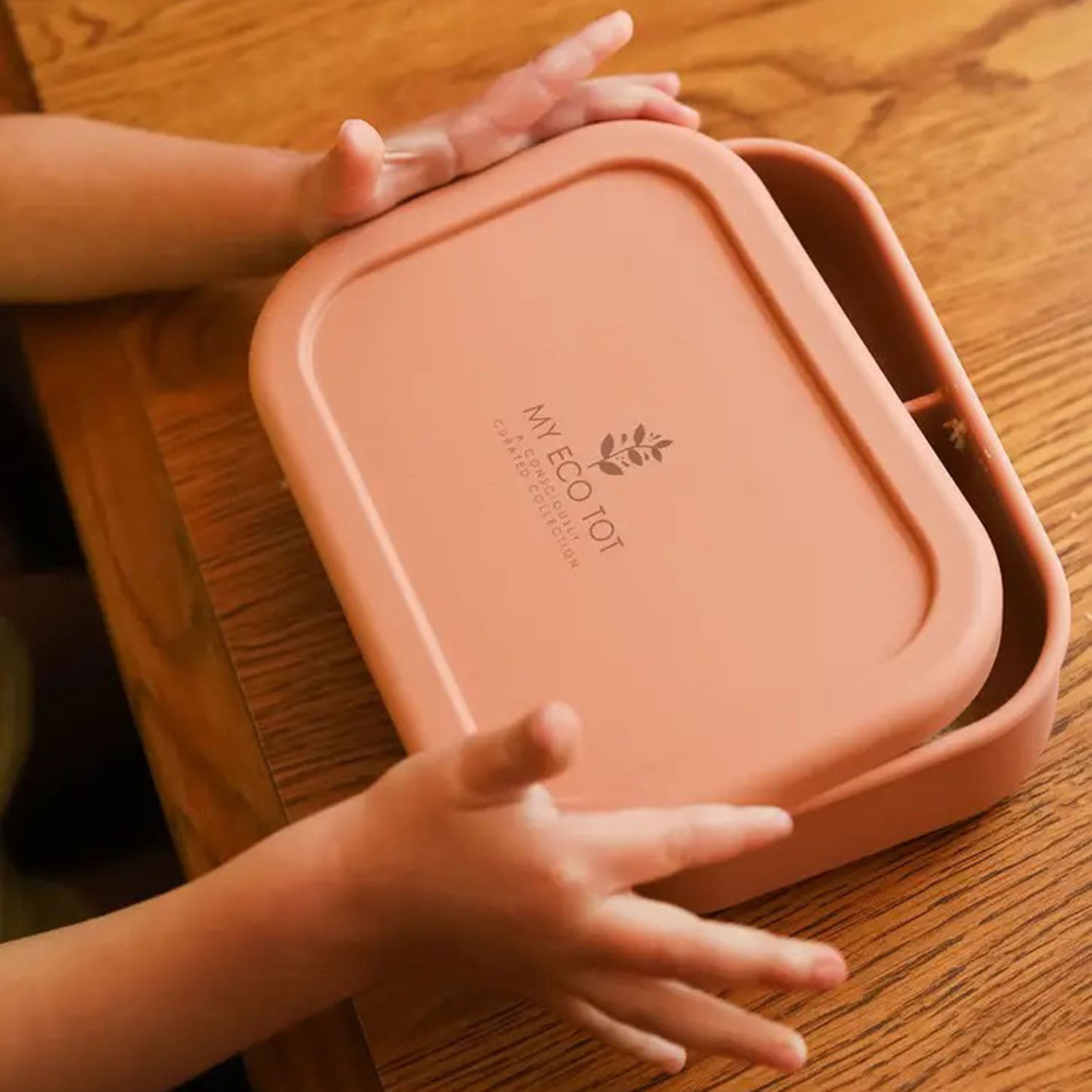 Leak-resistant bento box