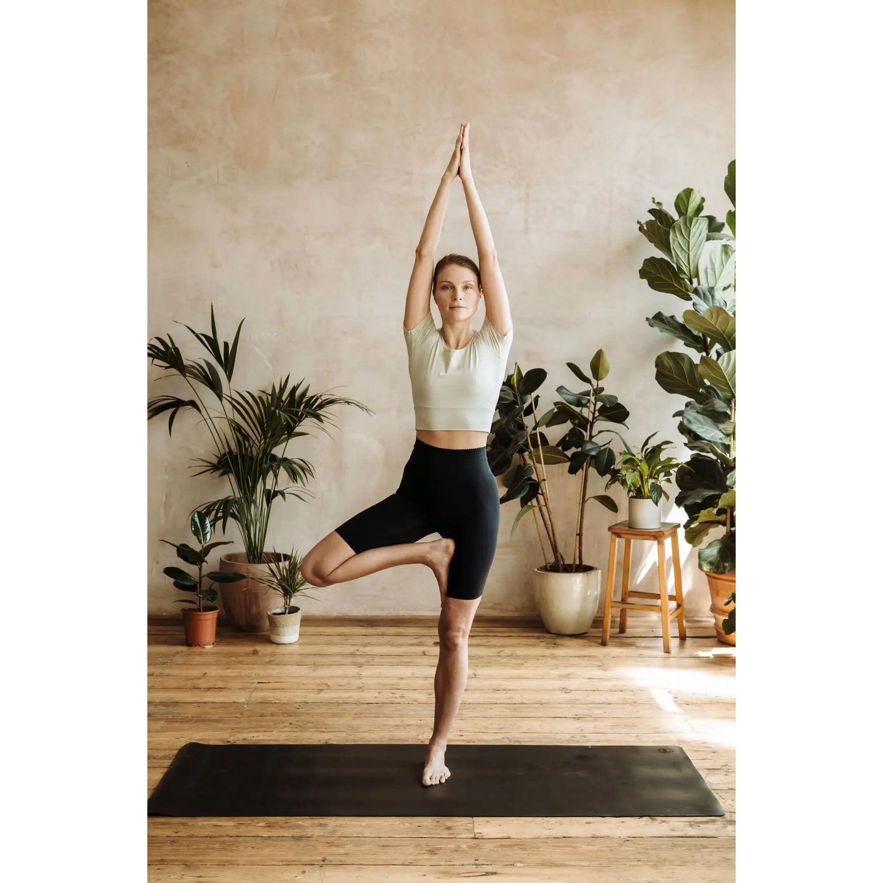 Black Rubber Yoga Mat